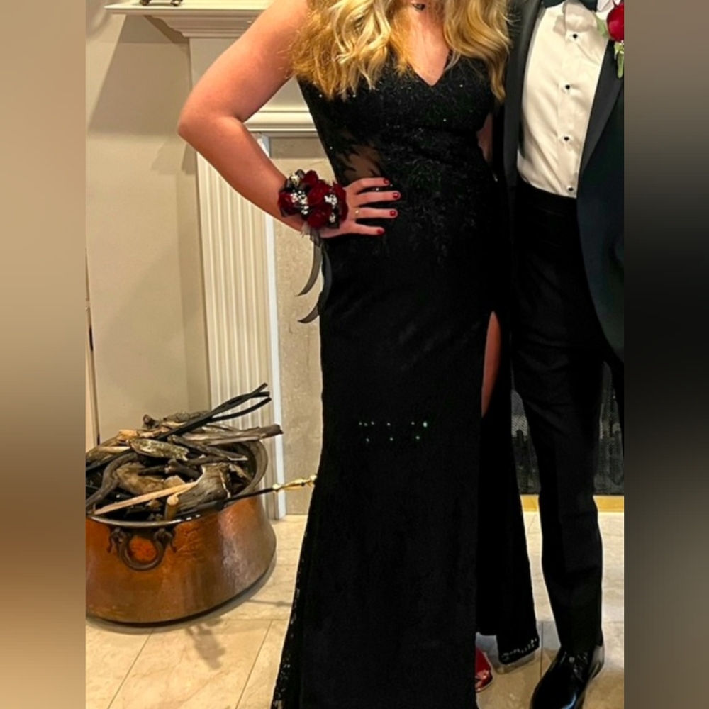 MORILEE Elegant Black Prom Dress